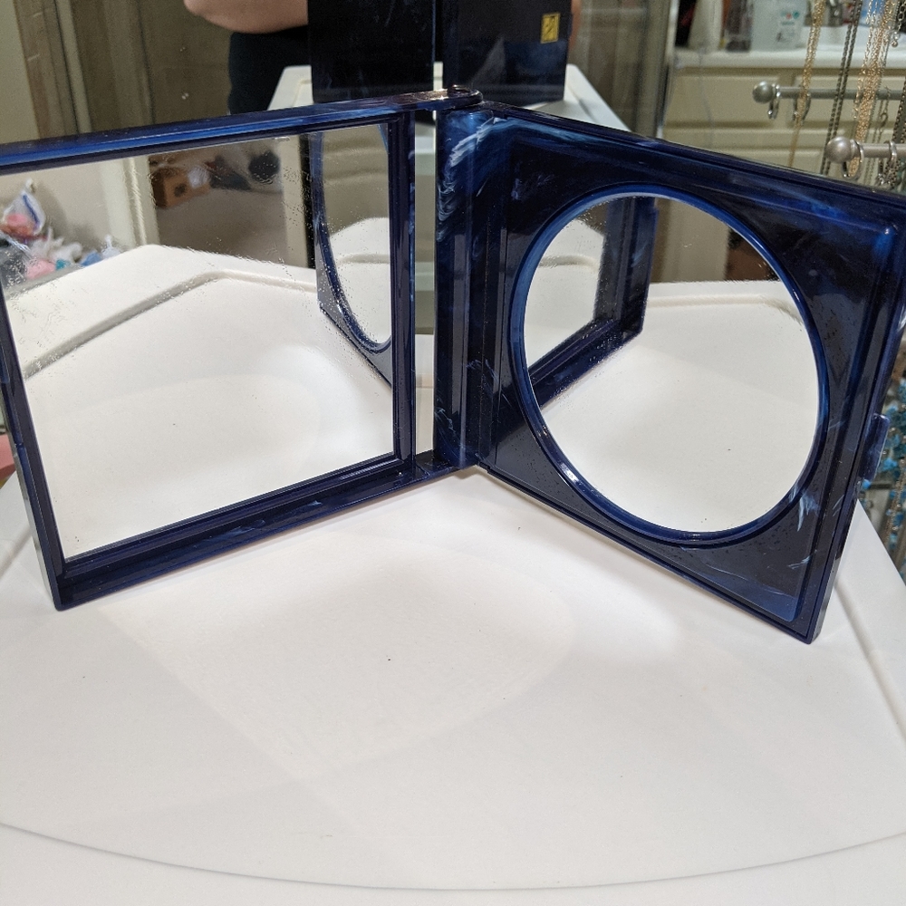 ♥️4 for $15♥️ Estee Lauder Mirror
